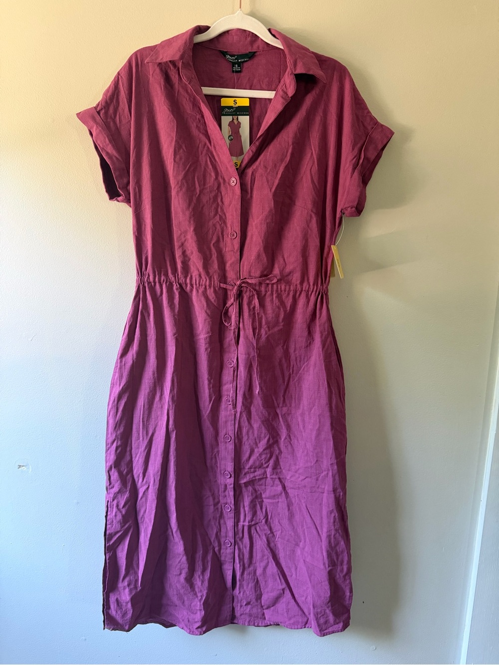 Jewel Badgley Mischka Short-Sleeve Button-Down Shirt Dress in Deep Magenta